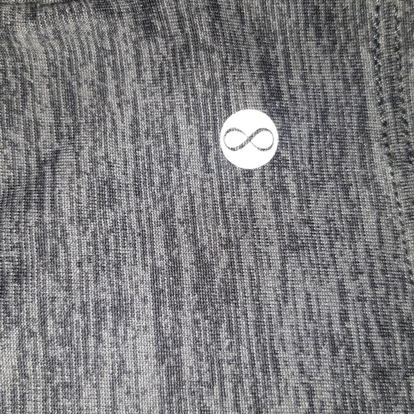 (2)👚Med Bundle Deal👚 2 Active Tank Tops - Picture 7 of 9